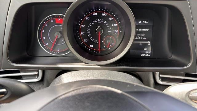 2023 Hyundai ELANTRA SE