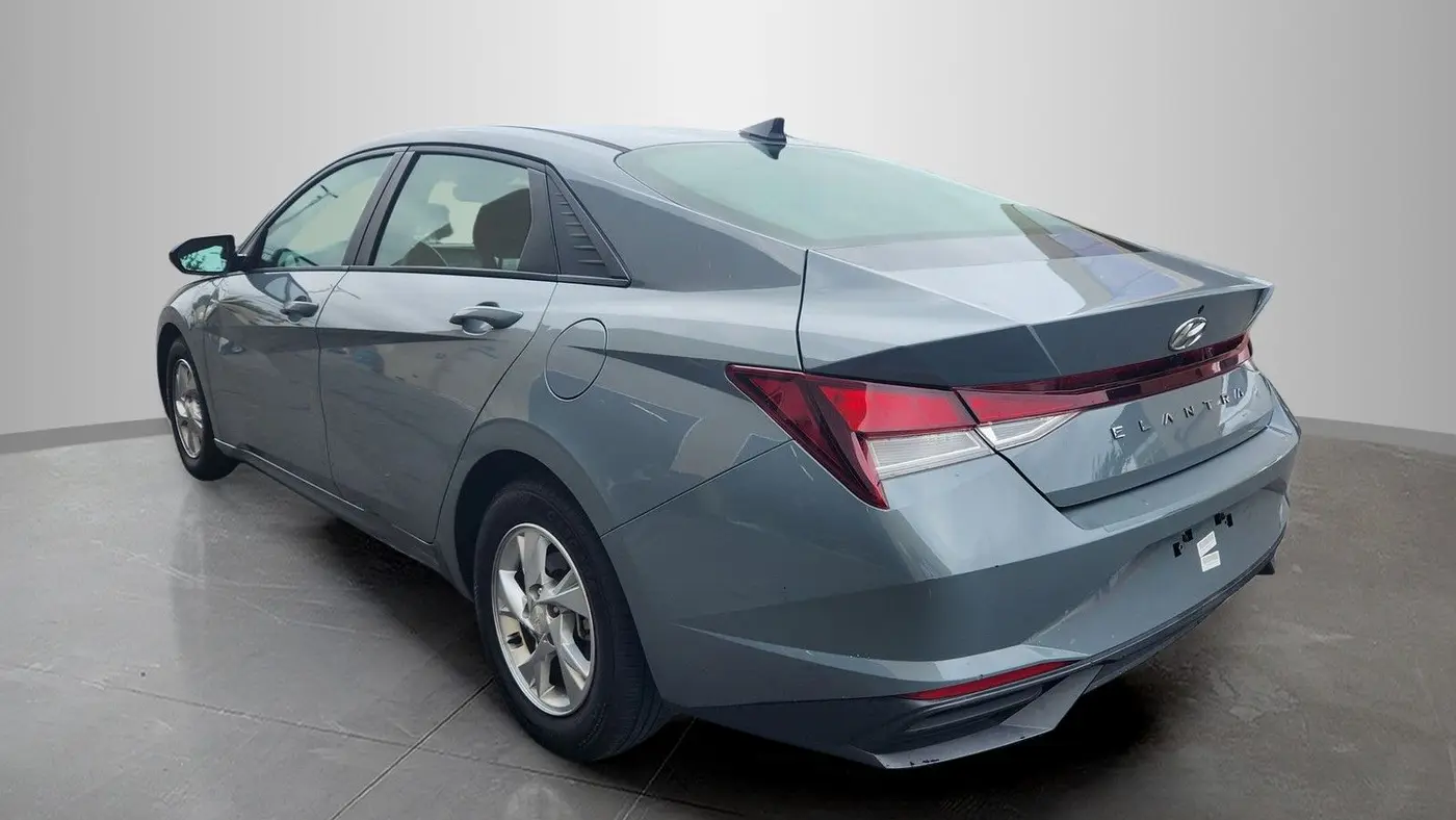 2021 Hyundai ELANTRA SE