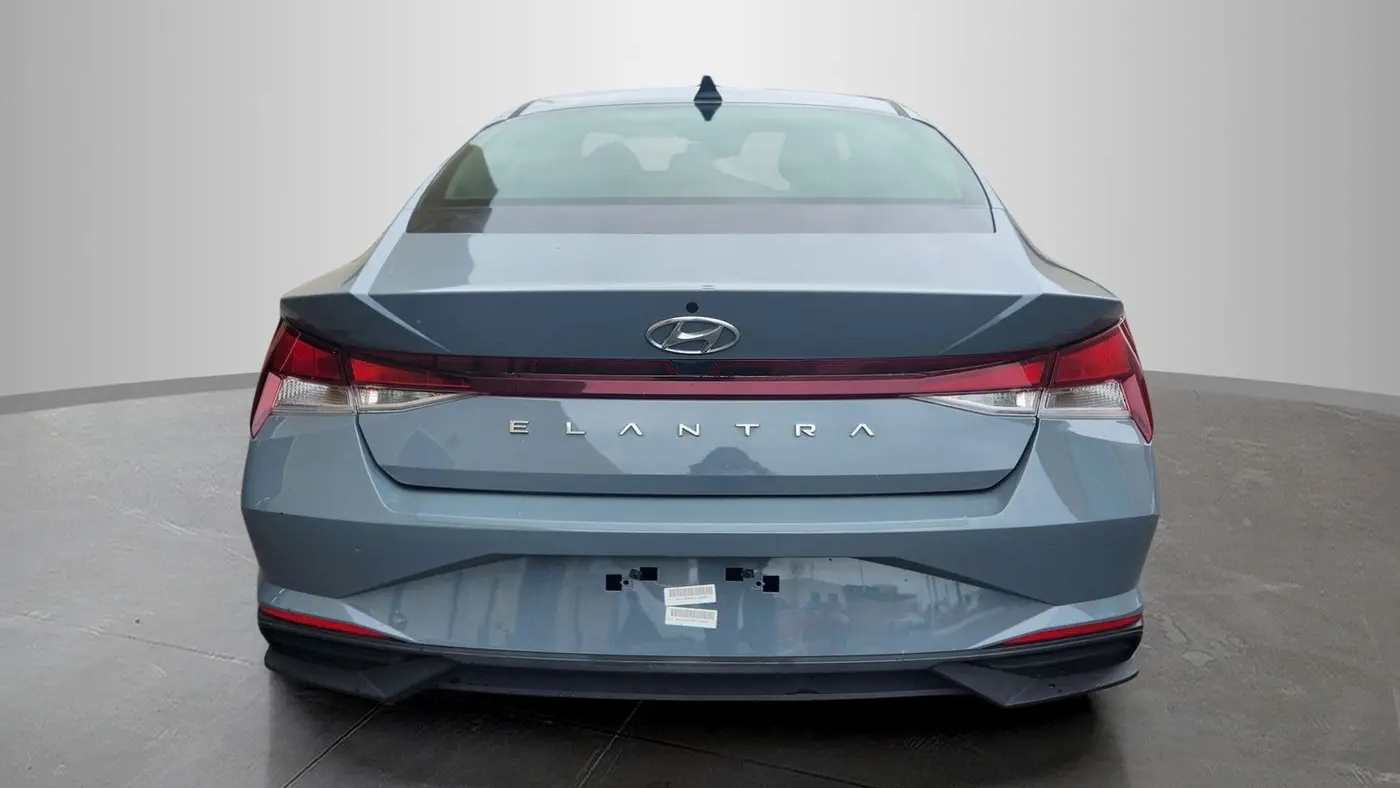 2021 Hyundai ELANTRA SE
