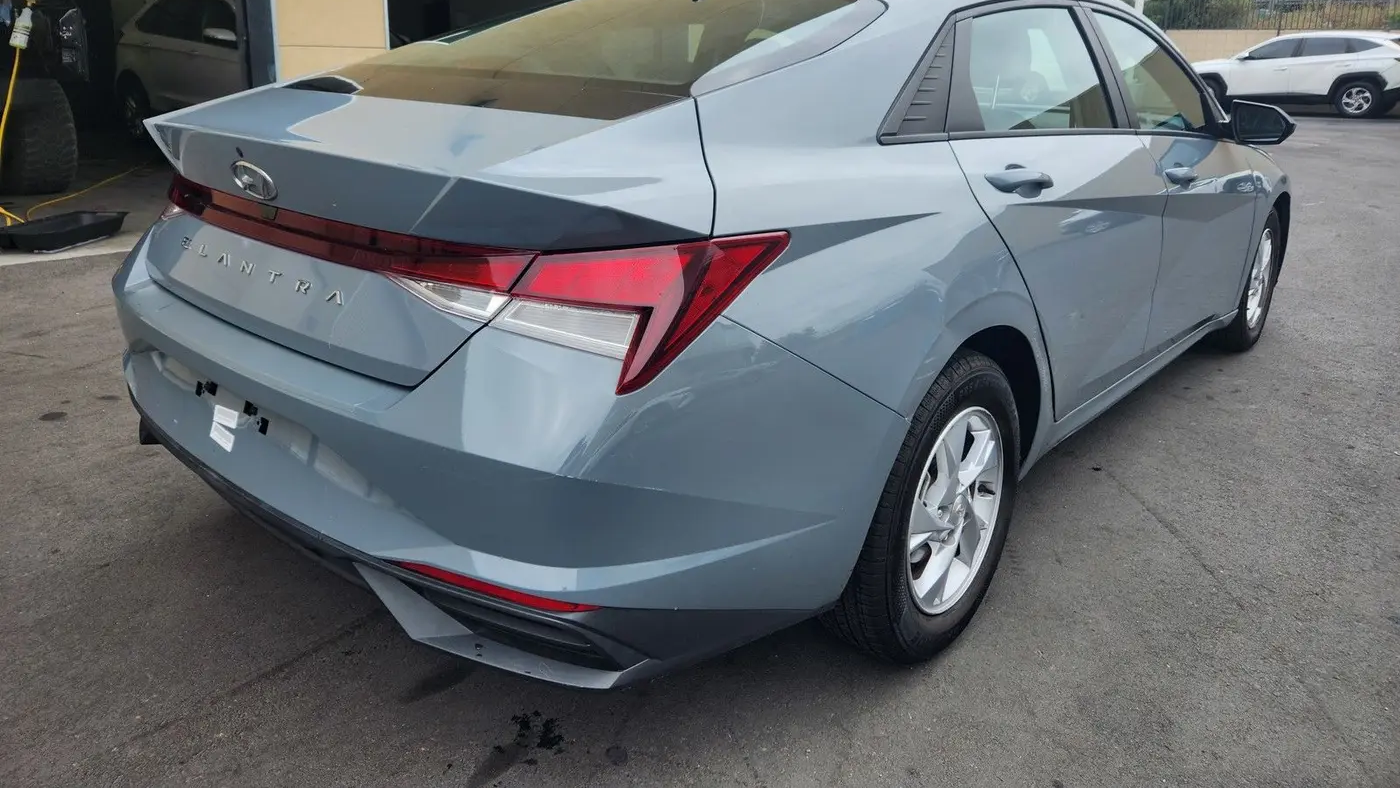 2021 Hyundai ELANTRA SE