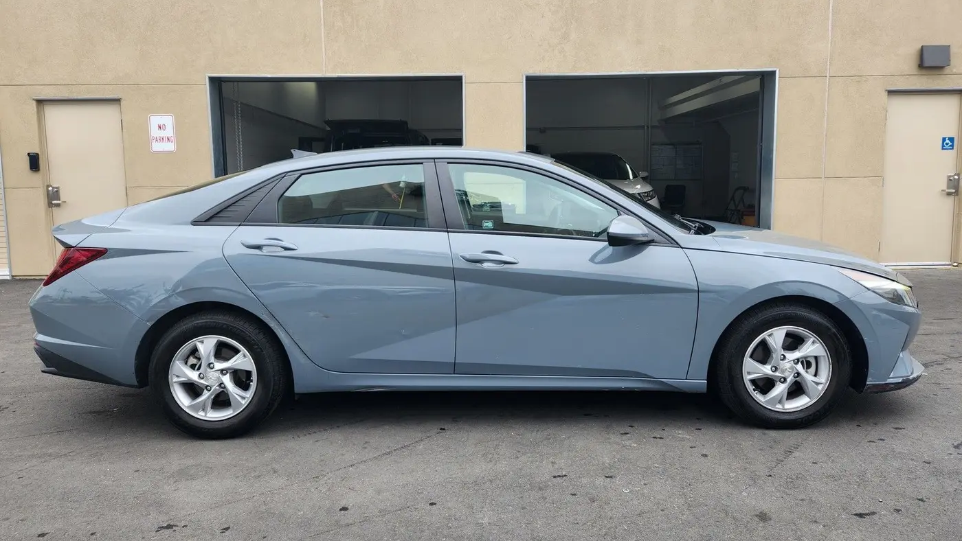 2021 Hyundai ELANTRA SE