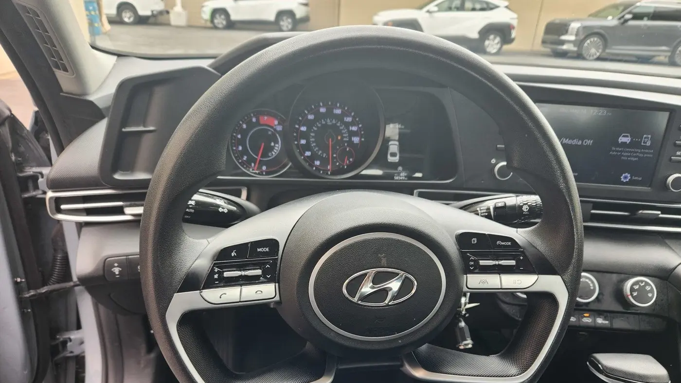 2021 Hyundai ELANTRA SE