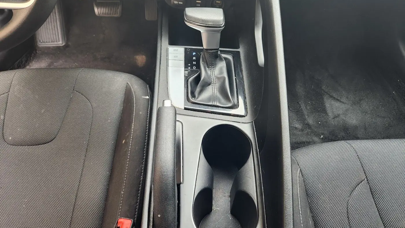 2021 Hyundai ELANTRA SE