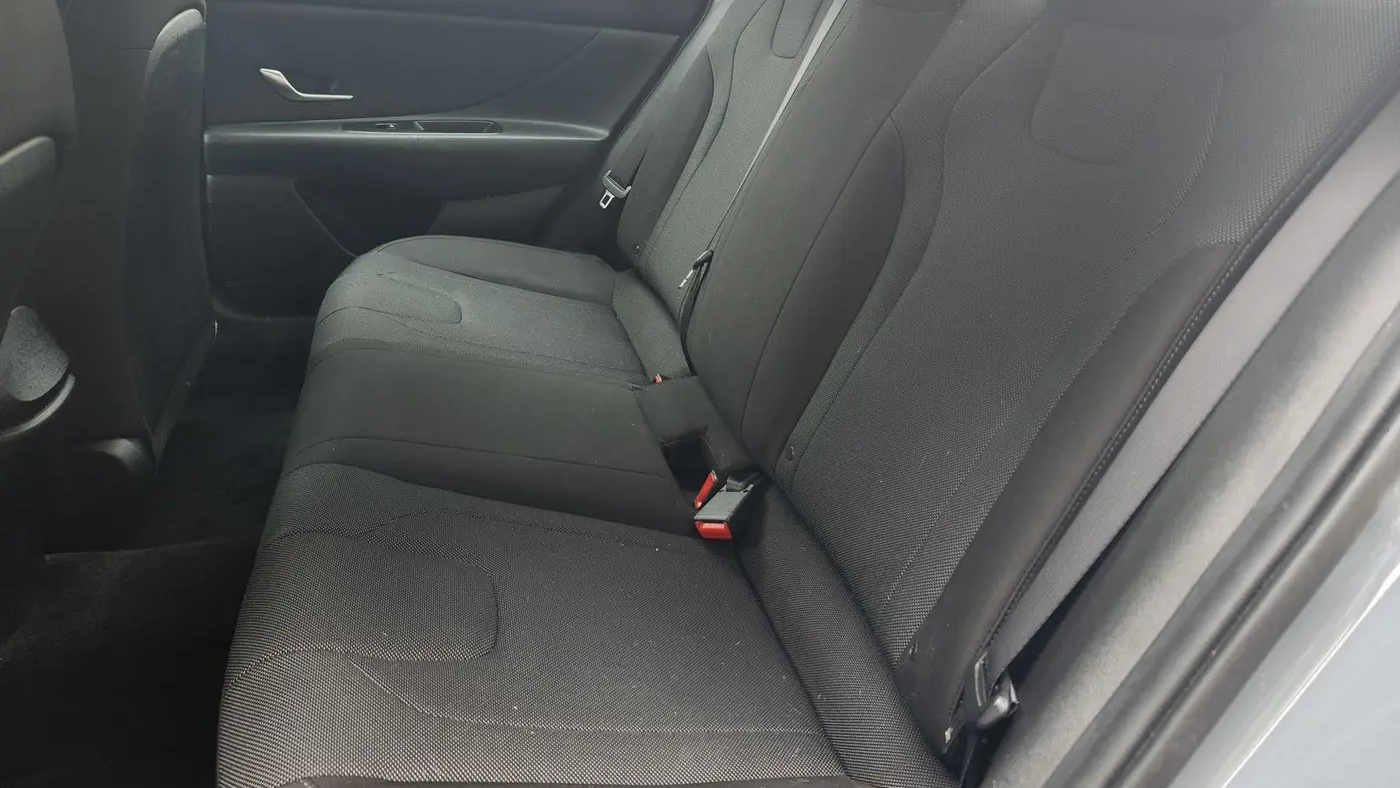 2021 Hyundai ELANTRA SE