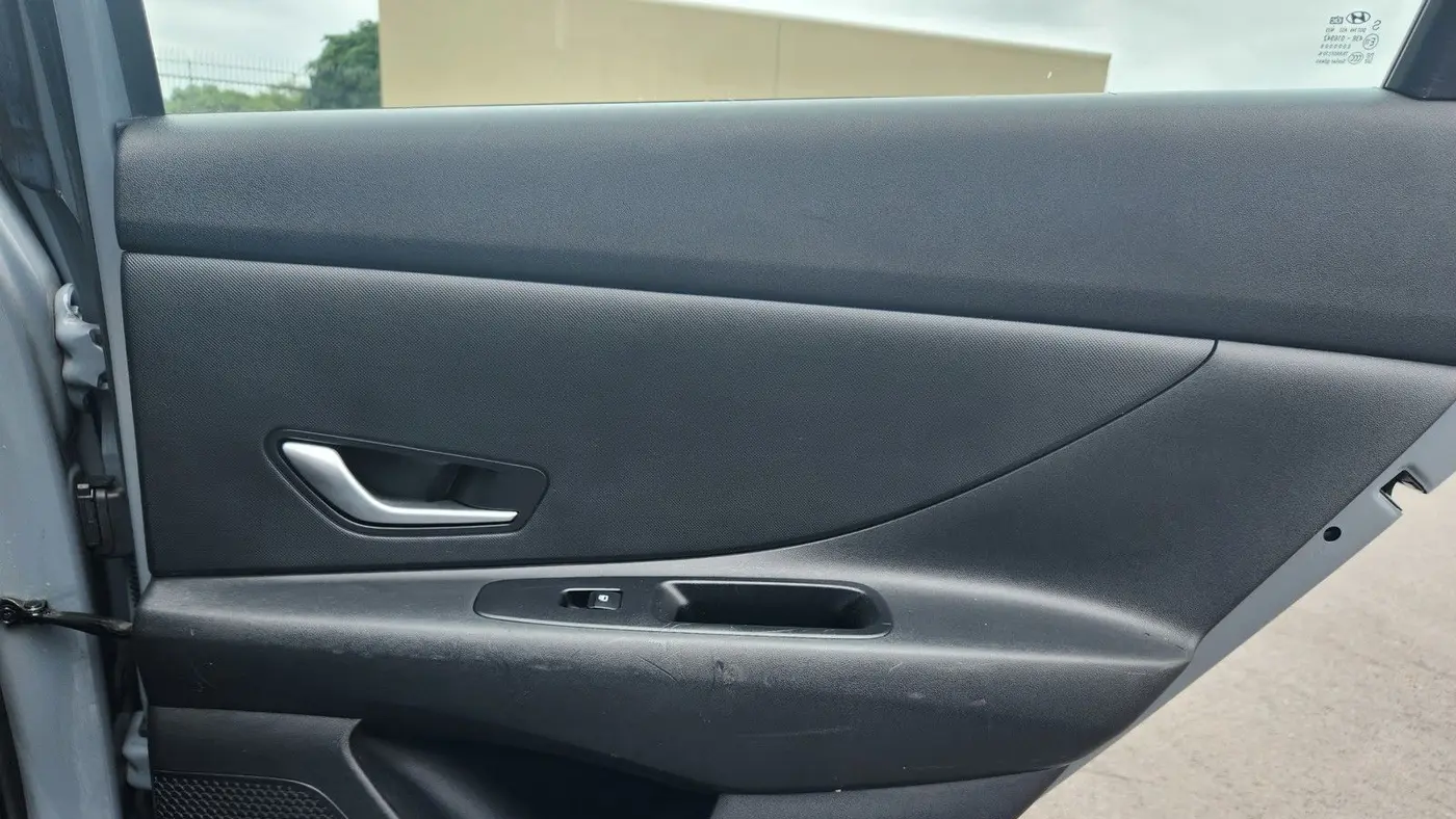 2021 Hyundai ELANTRA SE