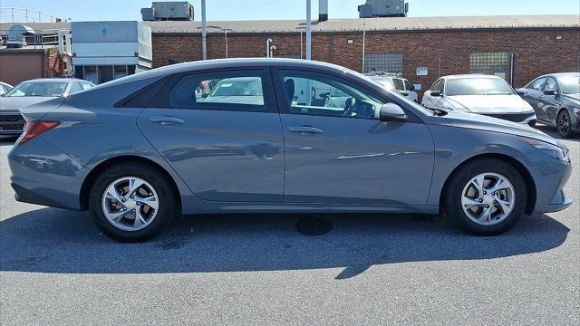 2021 Hyundai ELANTRA SE
