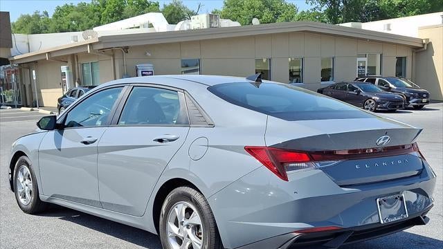 2021 Hyundai ELANTRA SE