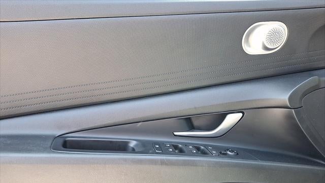 2021 Hyundai ELANTRA SE