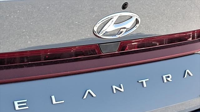 2021 Hyundai ELANTRA SE