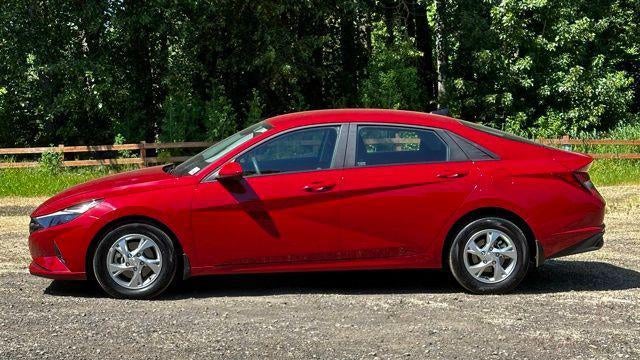 2023 Hyundai ELANTRA SE