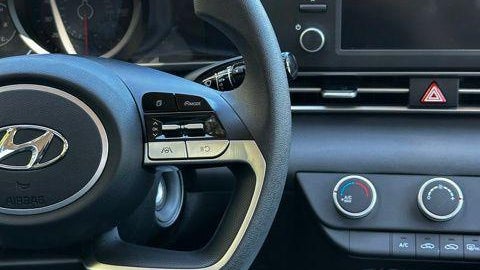 2023 Hyundai ELANTRA SE