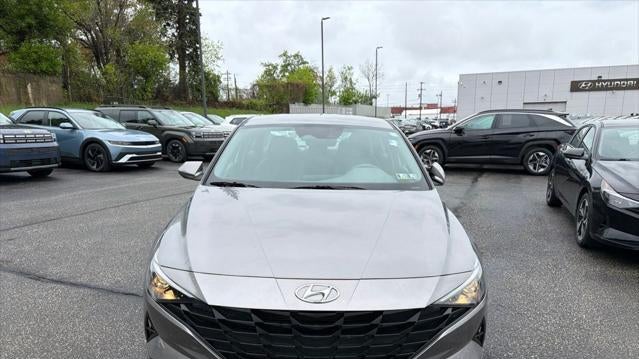 2023 Hyundai ELANTRA SE