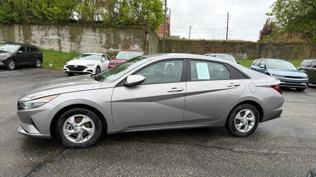 2023 Hyundai ELANTRA SE