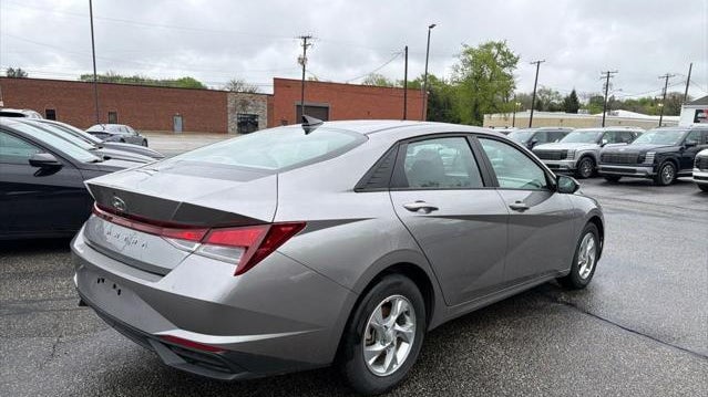 2023 Hyundai ELANTRA SE