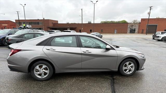 2023 Hyundai ELANTRA SE