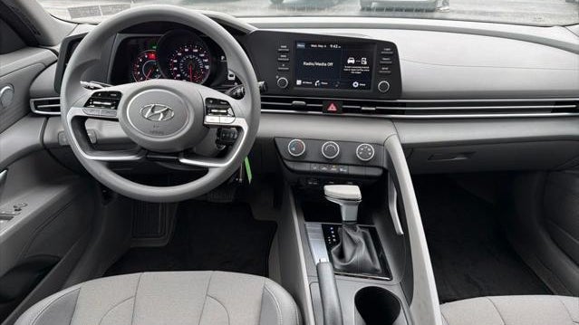 2023 Hyundai ELANTRA SE