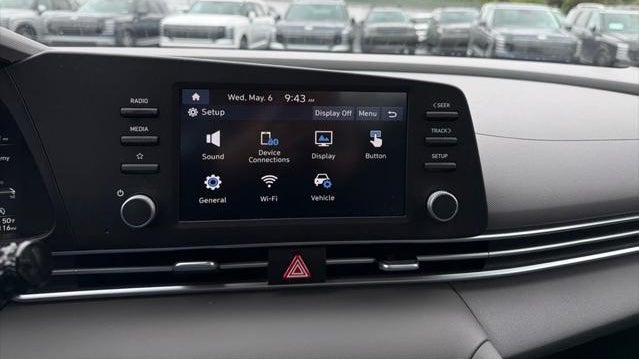 2023 Hyundai ELANTRA SE