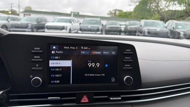2023 Hyundai ELANTRA SE
