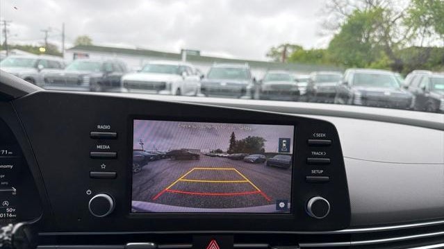 2023 Hyundai ELANTRA SE