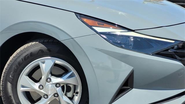 2022 Hyundai ELANTRA SE