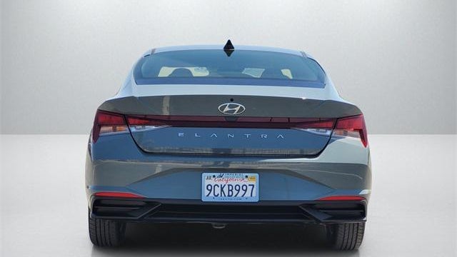 2022 Hyundai ELANTRA SE