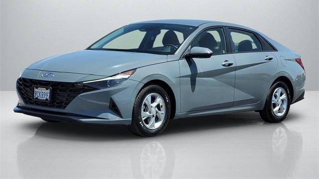 2022 Hyundai ELANTRA SE