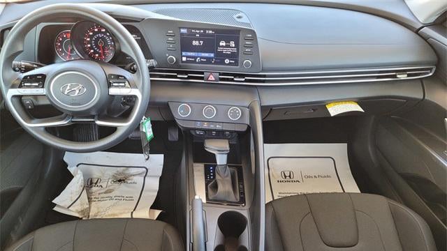 2022 Hyundai ELANTRA SE