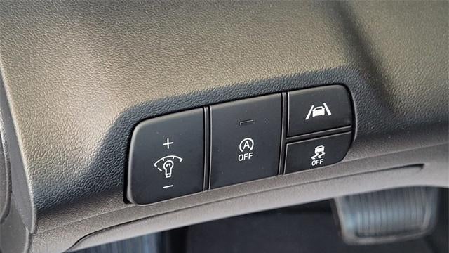 2022 Hyundai ELANTRA SE