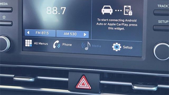 2022 Hyundai ELANTRA SE