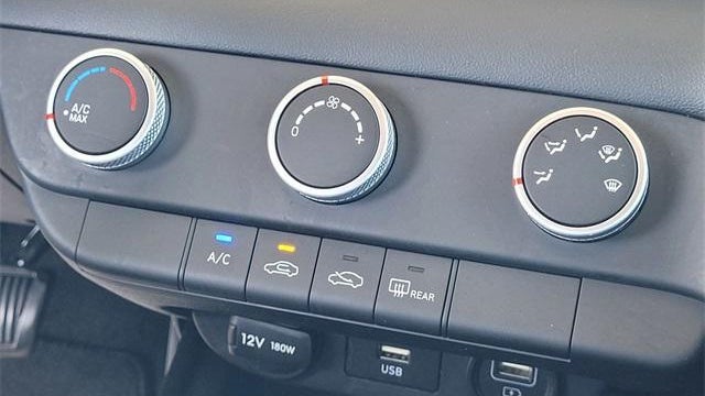 2022 Hyundai ELANTRA SE