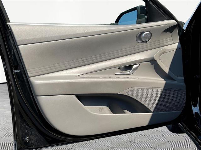 2023 Hyundai Elantra - $15,534