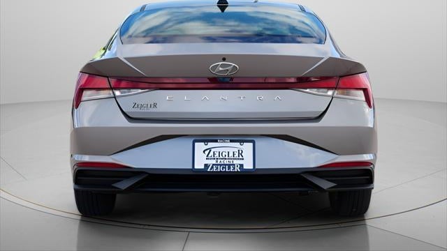 2023 Hyundai ELANTRA SE