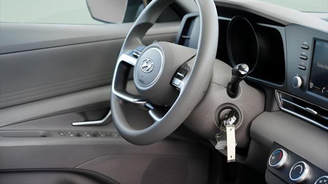 2023 Hyundai ELANTRA SE