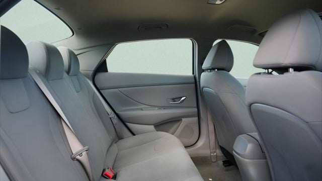 2023 Hyundai ELANTRA SE