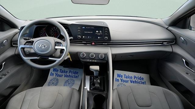 2023 Hyundai ELANTRA SE