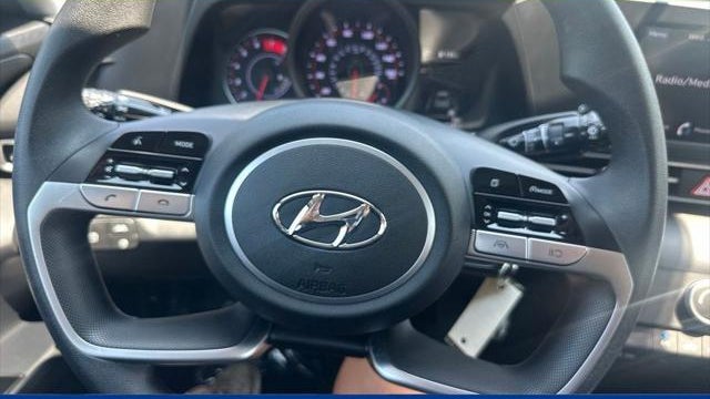2023 Hyundai ELANTRA SE