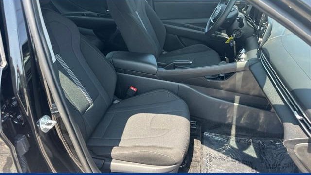 2023 Hyundai ELANTRA SE
