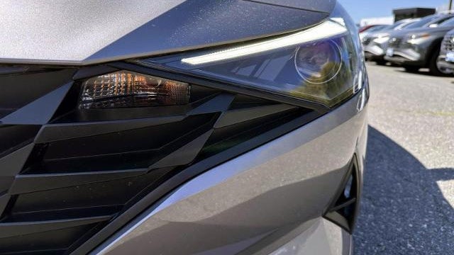 2023 Hyundai ELANTRA SE
