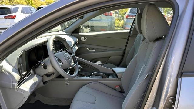 2023 Hyundai ELANTRA SE