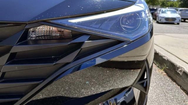 2023 Hyundai ELANTRA SE