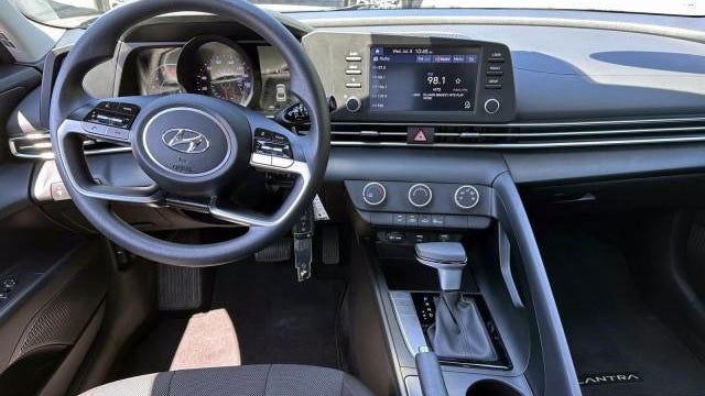 2023 Hyundai ELANTRA SE