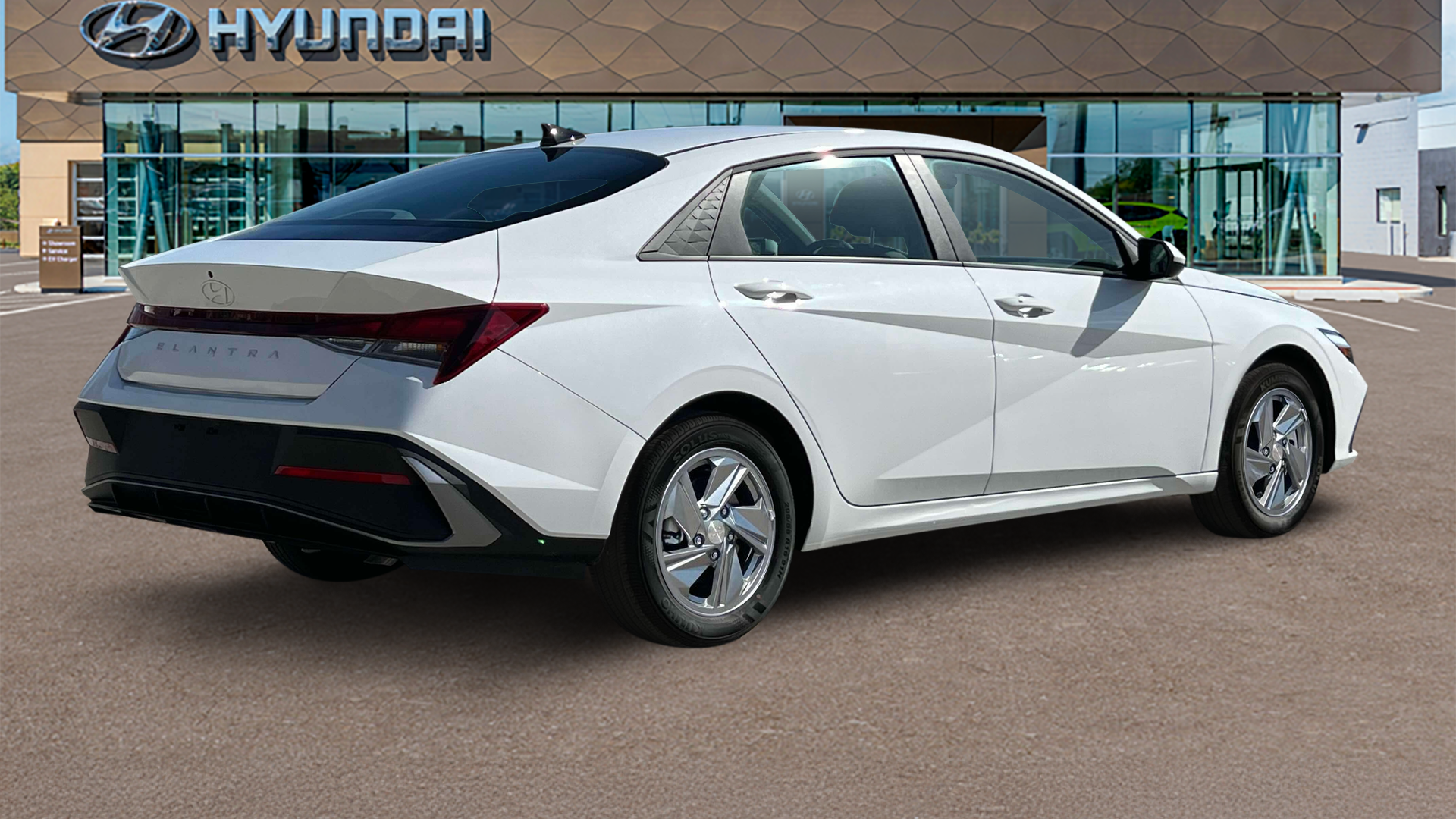 2024 Hyundai ELANTRA SE