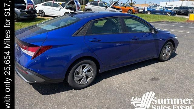 2024 Hyundai ELANTRA SE