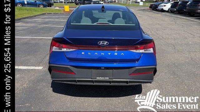 2024 Hyundai ELANTRA SE
