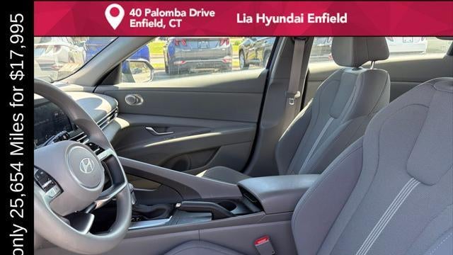 2024 Hyundai ELANTRA SE