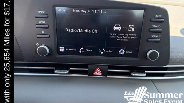 2024 Hyundai ELANTRA SE