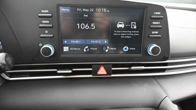 2024 Hyundai ELANTRA SE