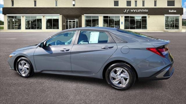 2025 Hyundai ELANTRA SE