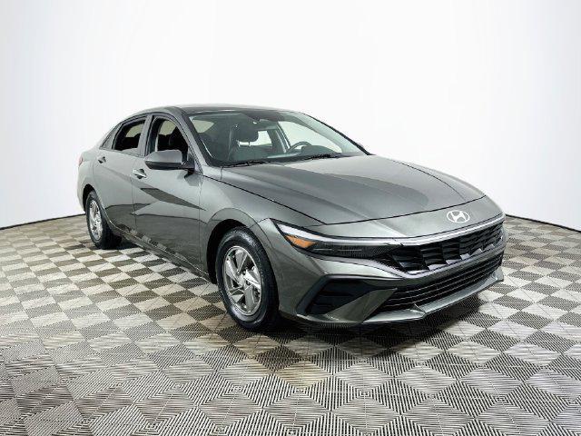 2025 Hyundai Elantra - $20,318
