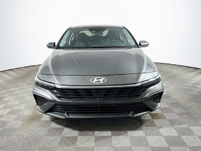 2025 Hyundai Elantra - $20,318